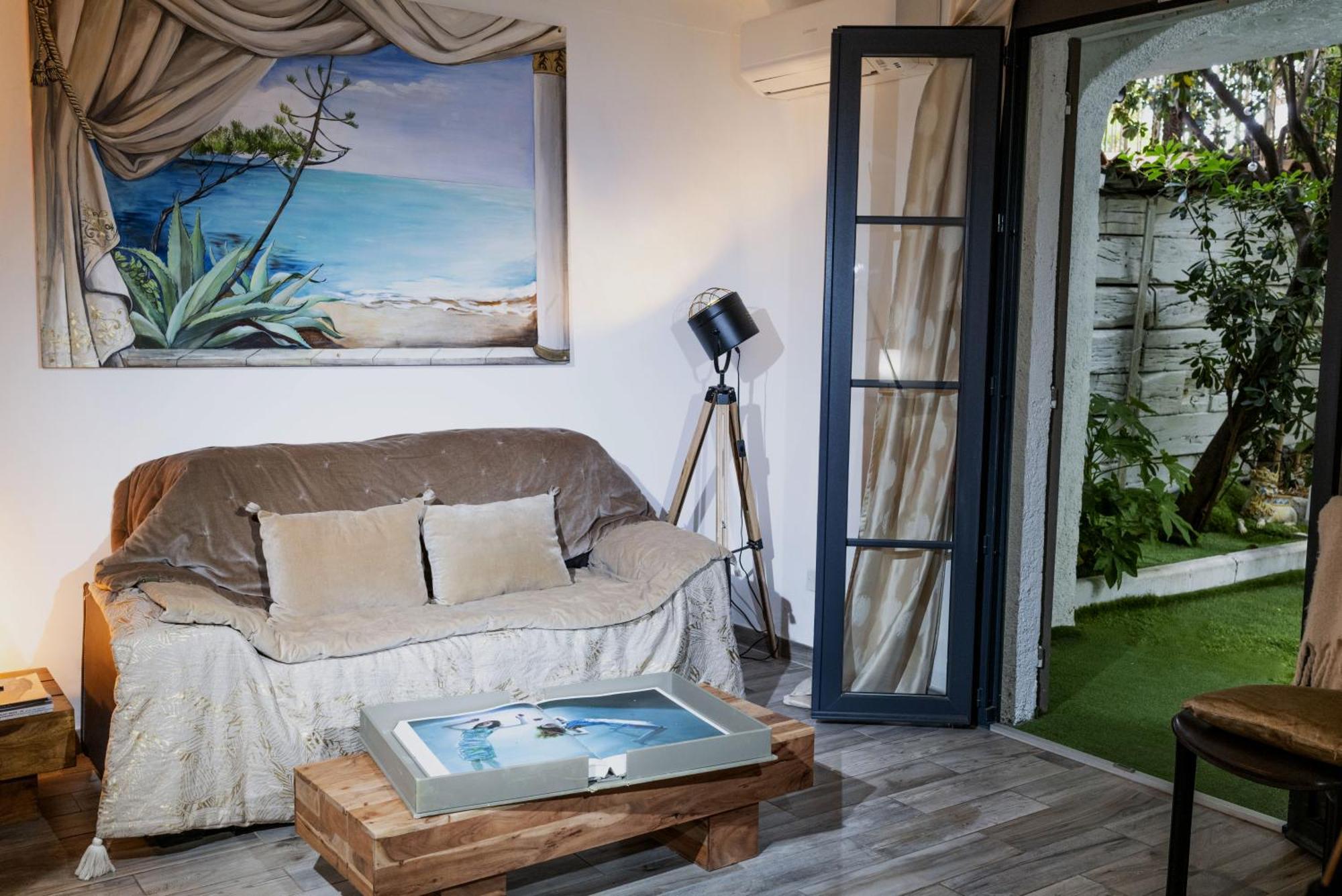 Tropez Centre. Les Canoubiers Pour 4 Maison d'hôtes Saint-Tropez